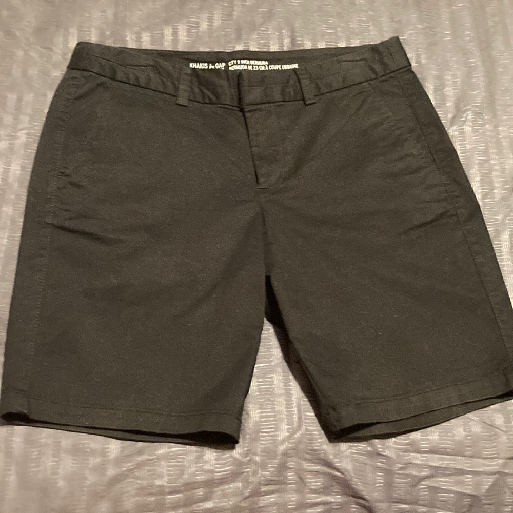 GAP Khakis by GAP City 9 inch Bermuda Black Bermuda Shorts Sz 6